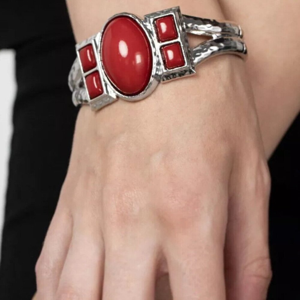 Paparazzi A Touch Of Tiki Red Bracelet NIP